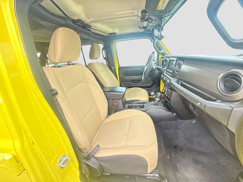 Used 2023 Jeep Wrangler Unlimited AWD/4WD image 31