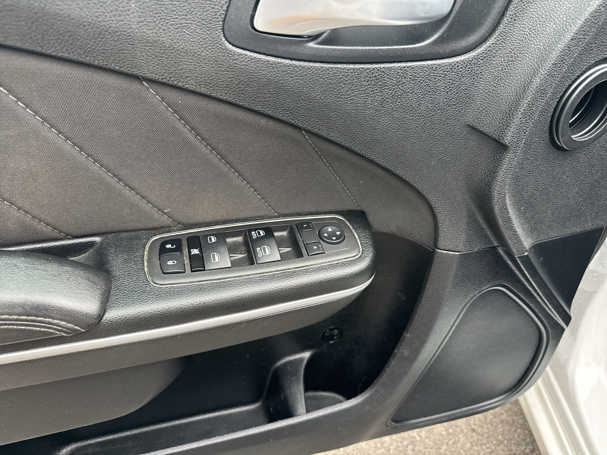 Used 2023 Dodge Charger SXT RWD image 17