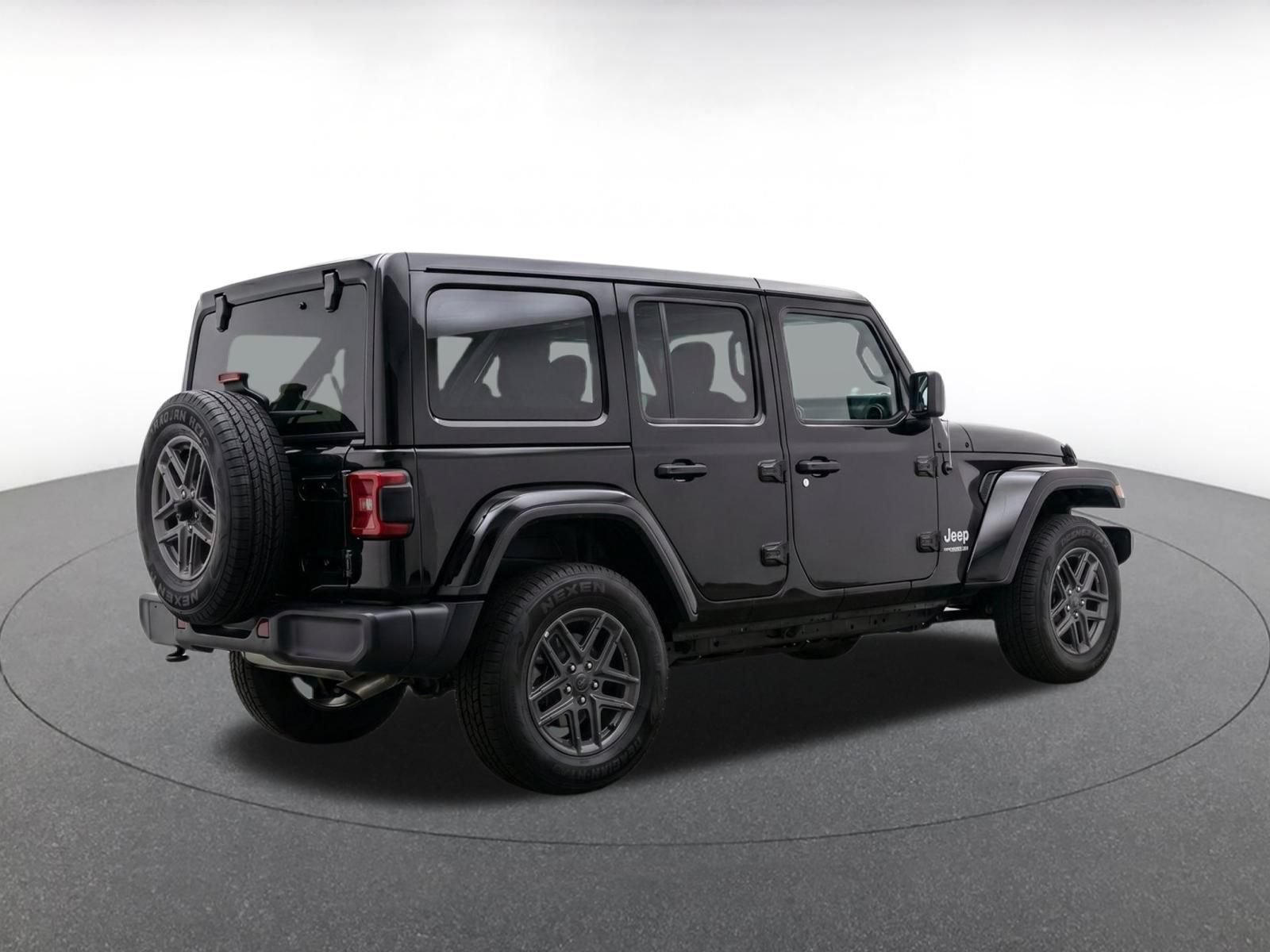 Used 2025 Jeep Wrangler Unlimited Sport AWD/4WD image 8