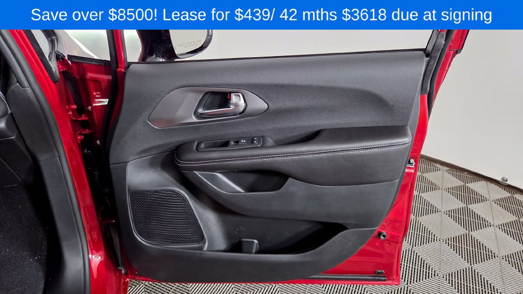 New 2026 Chrysler Pacifica Select w/ S Appearance Package FWD image 34