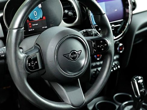 Used 2024 MINI Cooper 2-Door Hardtop FWD image 18