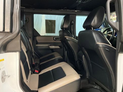 Used 2023 Ford Bronco Wildtrak image 13