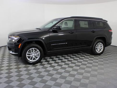 New 2026 Jeep Grand Cherokee L Laredo AWD/4WD image 2