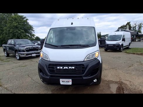Used 2026 RAM ProMaster 2500 w/ Convenience Group FWD image 3