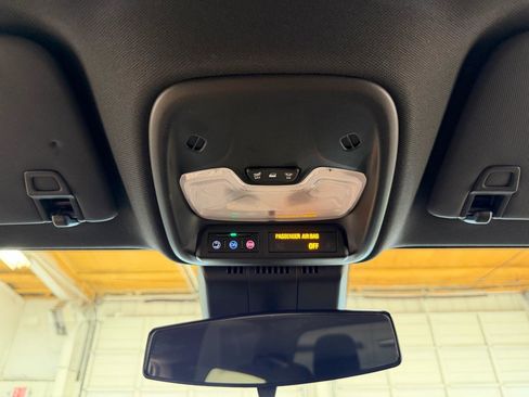 Used 2024 Chevrolet Colorado W/T image 18