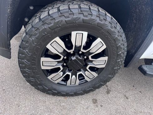 Used 2024 GMC Sierra 2500 Denali w/ Denali Reserve Package image 9