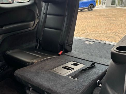 Used 2016 Dodge Durango Limited w/ Nav & Power Liftgate Group image 29