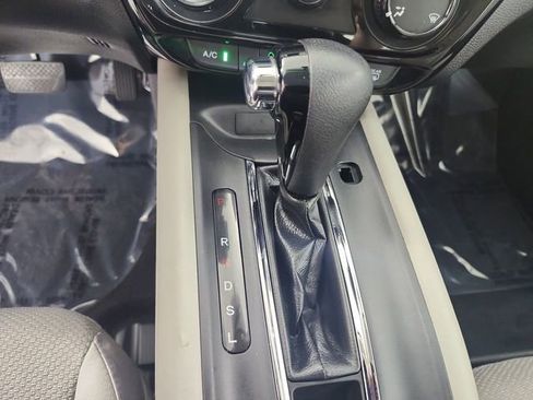 Used 2017 Honda HR-V LX image 17