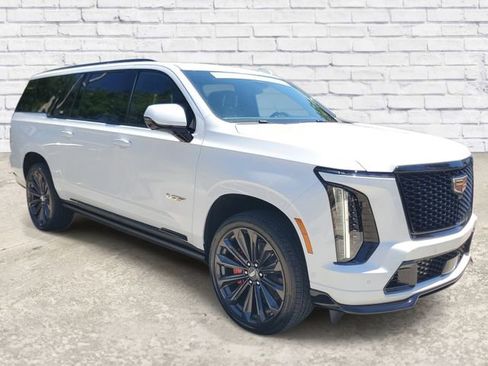 Used 2026 Cadillac Escalade ESV V AWD/4WD image 5