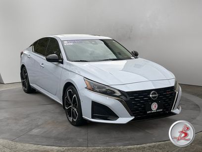 Used 2023 Nissan Altima 2.5 SR w/ SR Premium Package