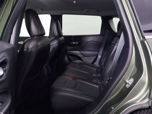 Used 2019 Jeep Cherokee Limited image 11