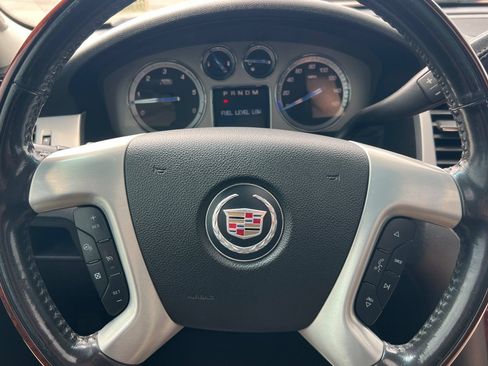 Used 2009 Cadillac Escalade AWD image 23