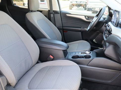 Used 2022 Ford Escape SE image 26