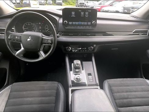 Used 2024 Mitsubishi Outlander SE AWD/4WD image 14