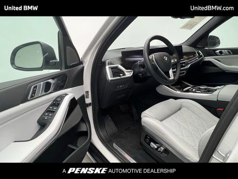 Used 2025 BMW X5 xDrive40i AWD/4WD image 22
