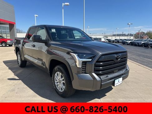 Used 2025 Toyota Tundra SR5 AWD/4WD image 4