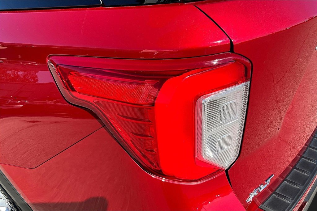 Used 2024 Ford Explorer XLT RWD image 24