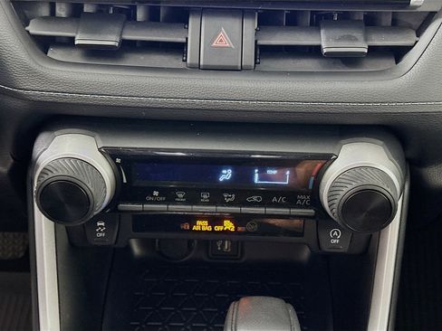 Used 2025 Toyota RAV4 LE image 22