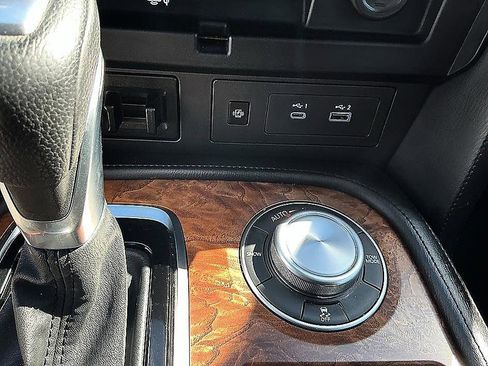 Certified 2024 Nissan Armada SL AWD/4WD image 21