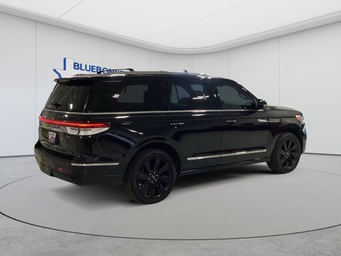 Used 2024 Lincoln Navigator Reserve AWD/4WD image 5
