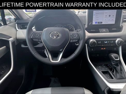 Used 2025 Toyota RAV4 XLE Premium FWD image 7