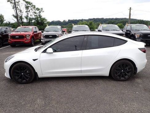 Used 2022 Tesla Model 3 Long Range AWD/4WD image 2