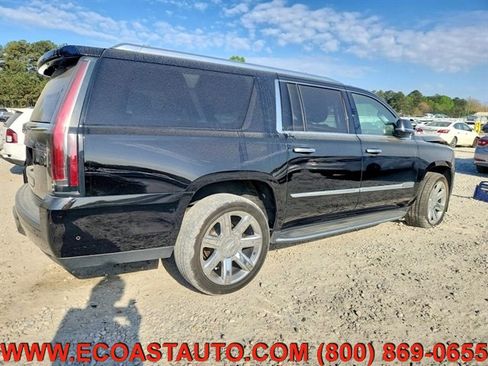 Used 2020 Cadillac Escalade ESV Luxury AWD/4WD image 2