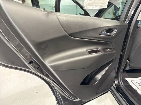 Used 2018 Chevrolet Equinox LT AWD/4WD image 40