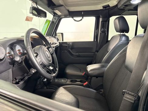 Used 2016 Jeep Wrangler Unlimited Sahara AWD/4WD image 17