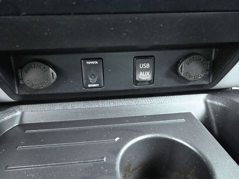 Used 2014 Toyota Tundra Platinum AWD/4WD image 17