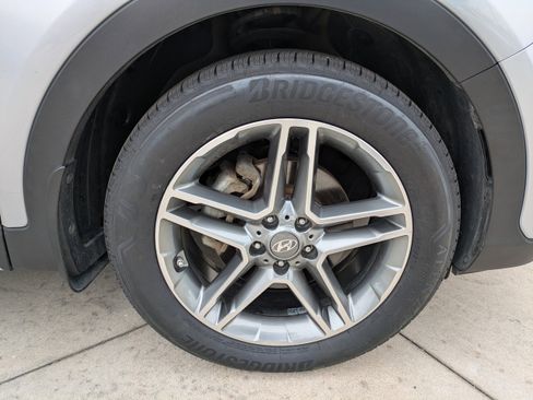 Used 2019 Hyundai Santa Fe XL image 9