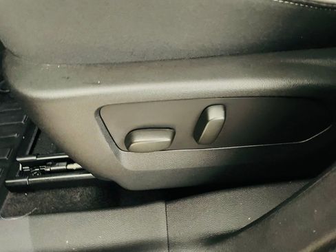 Used 2022 Buick Envision Avenir w/ Technology Package II image 22