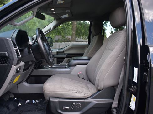 Used 2018 Ford F150 XLT w/ Equipment Group 302A Luxury AWD/4WD image 12