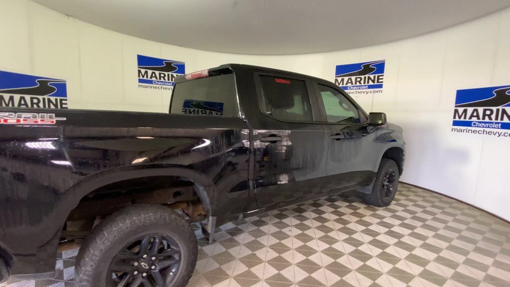 Used 2019 Chevrolet Silverado 1500 Custom Trail Boss w/ Custom Convenience Package AWD/4WD image 2