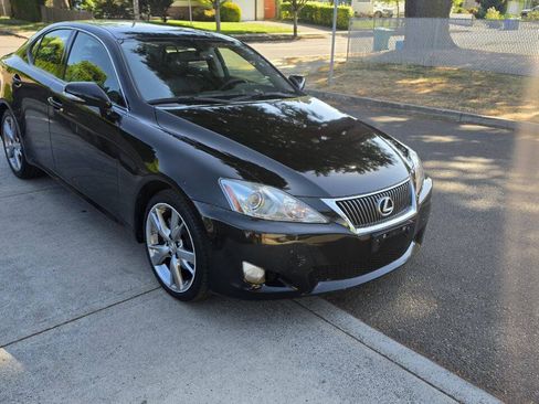 Used 2010 Lexus IS 250 RWD image 3