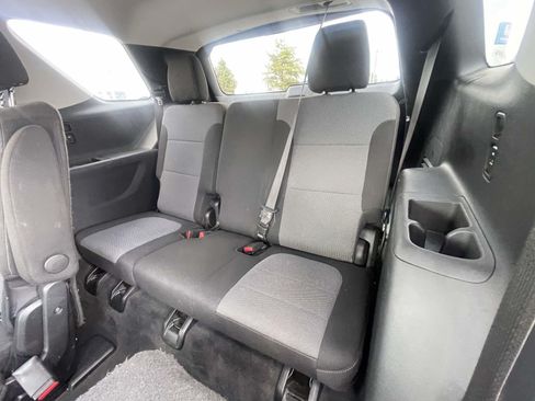 Used 2020 Chevrolet Traverse LT FWD image 11