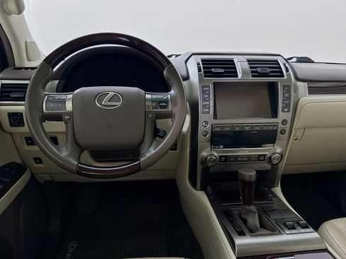 Used 2019 Lexus GX 460 Premium w/ Premium Package image 24