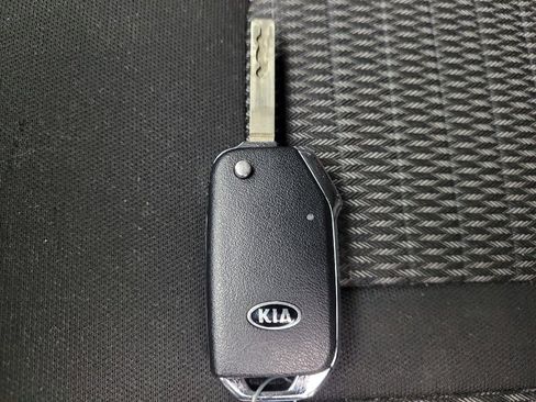 Used 2021 Kia Sorento LX FWD image 32