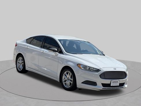Used 2016 Ford Fusion SE FWD image 7
