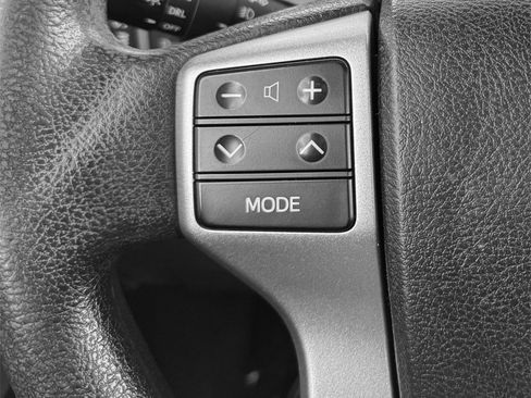 Used 2013 Toyota 4Runner SR5 w/ Convenience Pkg image 18