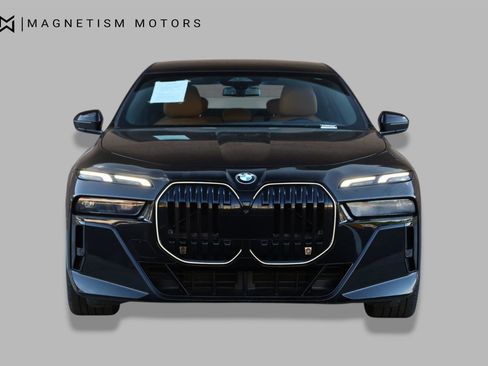 Used 2024 BMW 740i w/ Premium Package 2 image 5