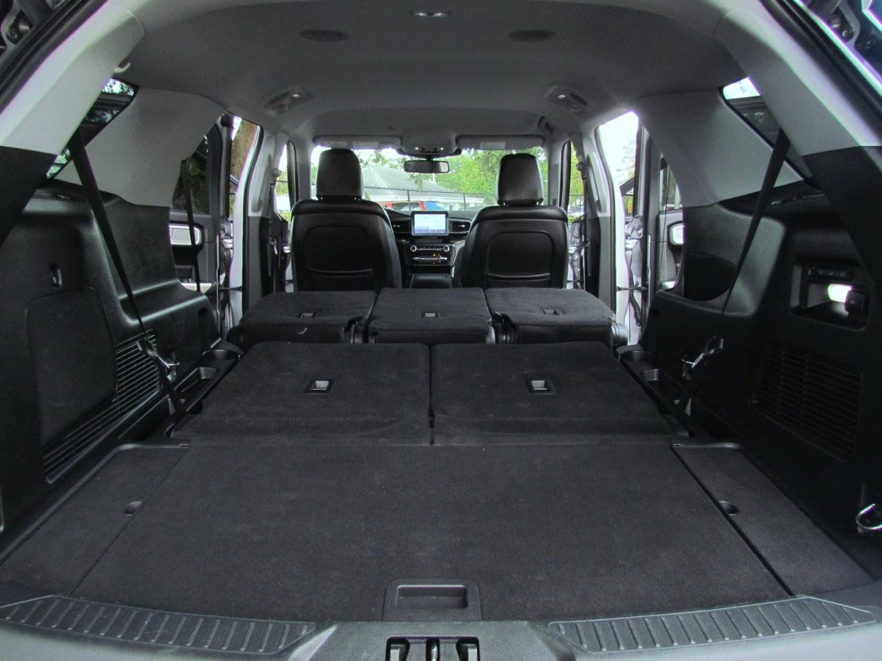 Used 2020 Ford Explorer Limited RWD image 32