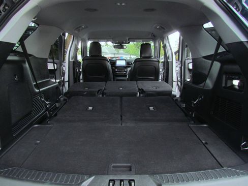 Used 2020 Ford Explorer Limited RWD image 32