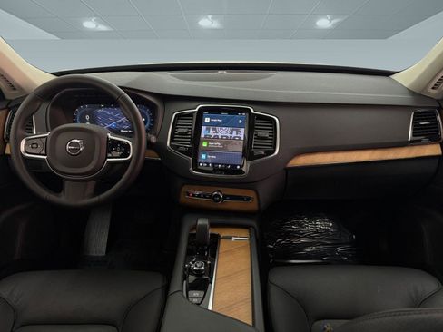 Used 2025 Volvo XC90 B6 Plus image 14