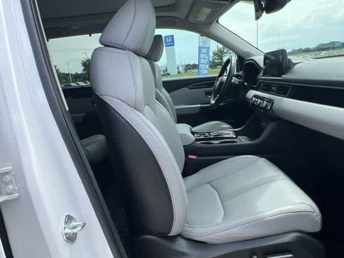 Certified 2023 Honda Pilot Touring image 12