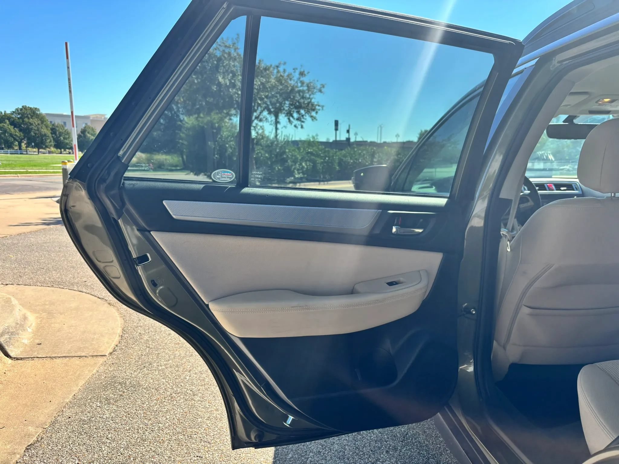 Used 2017 Subaru Outback 2.5i Premium AWD/4WD image 27