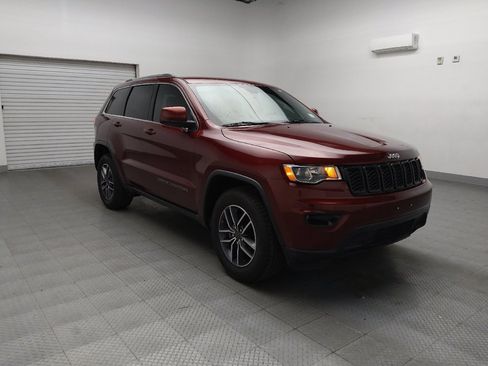 Used 2019 Jeep Grand Cherokee Laredo w/ Laredo X Package image 13
