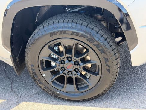 Certified 2026 Toyota Tundra Platinum w/ TRD Off-Road Package AWD/4WD image 10
