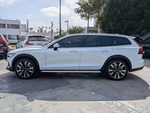 Used 2020 Volvo V60 T5 Cross Country AWD/4WD image 6