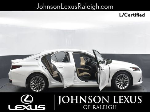 Used 2021 Lexus ES 300h Ultra Luxury w/ Accessory Package 2 FWD image 32
